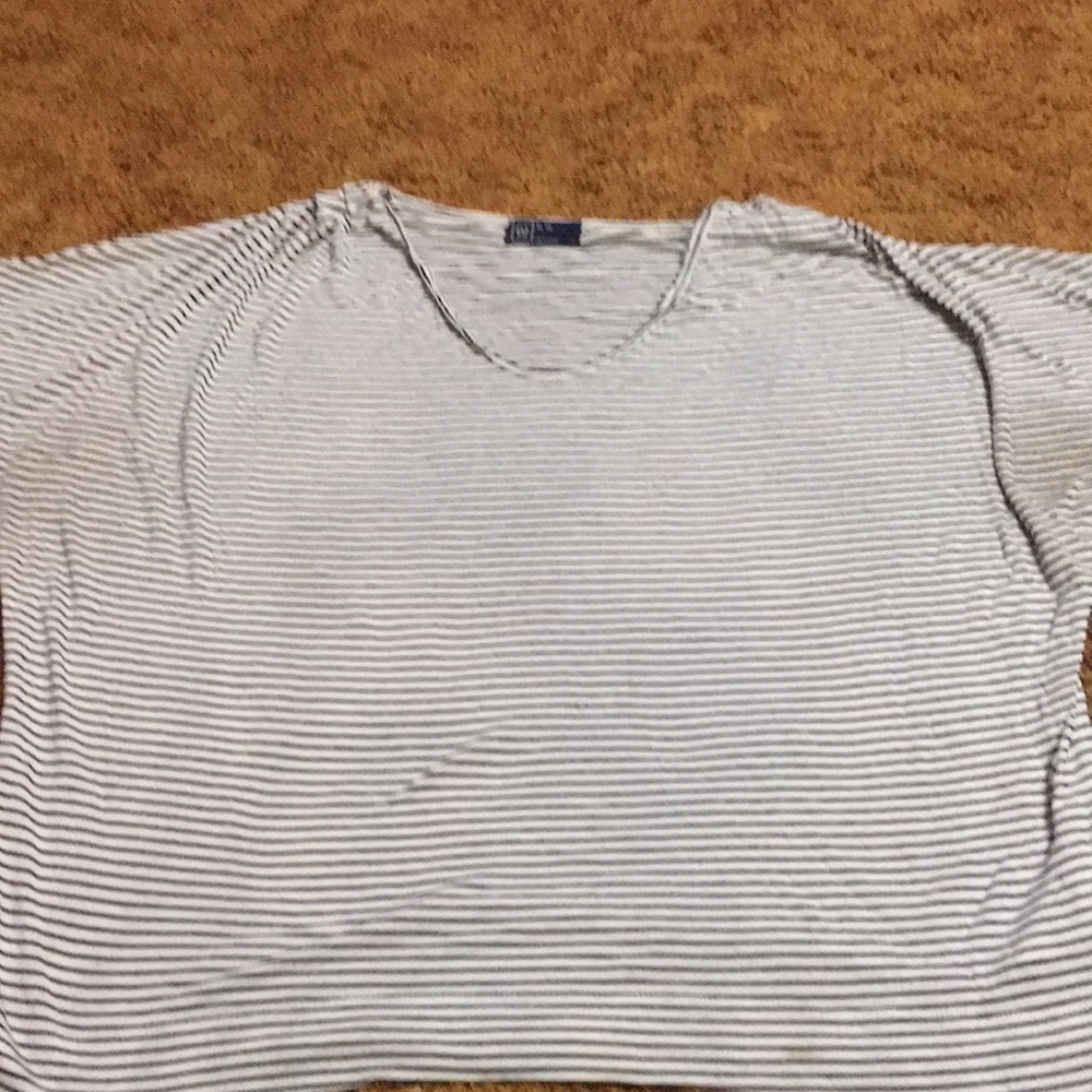 GAP mid-sleeve black and white striped shirt